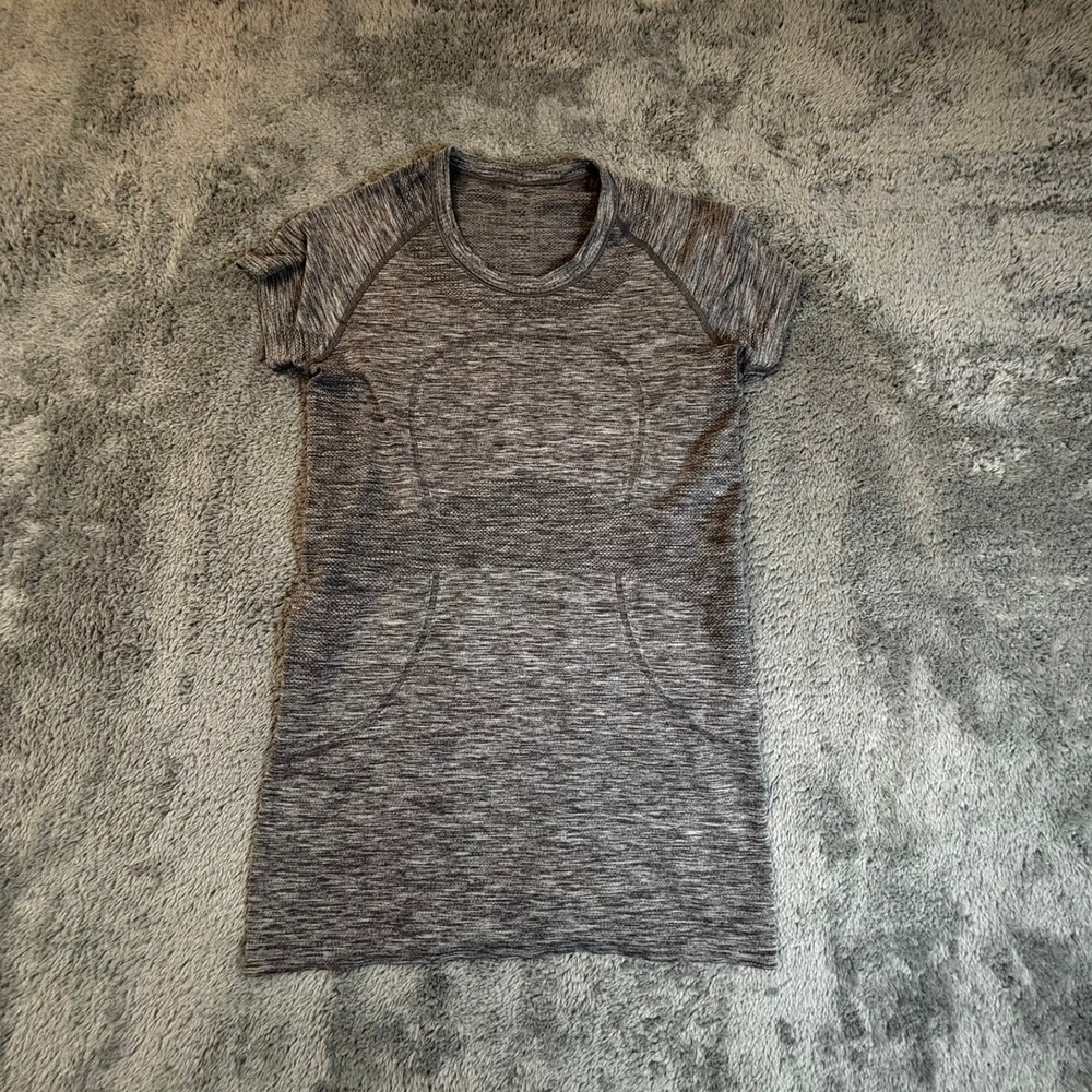 Lululemon Swiftly Tech Short Sleeve Crew Shirt Heathered Grey Space Dye Womens
